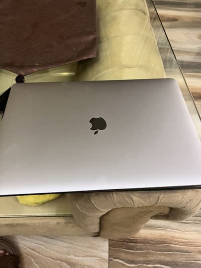 MacBook Pro 2017 – 13” Retina Display | 16GB RAM | 256GB SSD