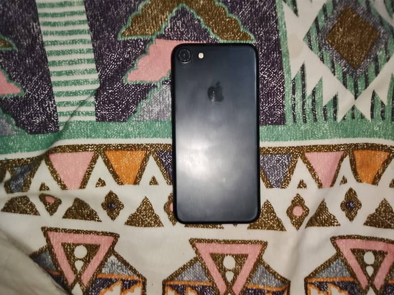 Apple iPhone 7 1