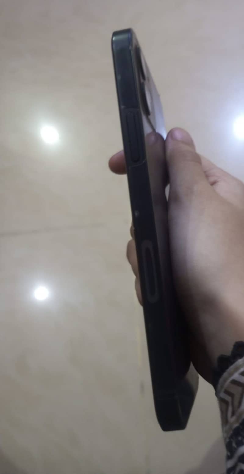 Apple iPhone 12 1