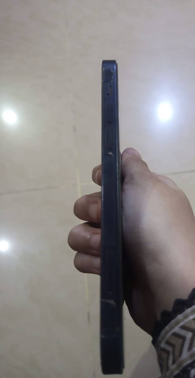 Apple iPhone 12 2