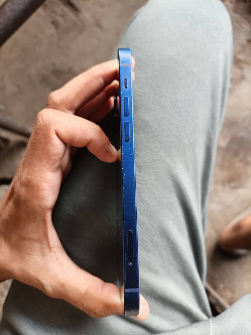 Iphone 12 4