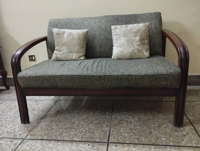2 seater sofa 0