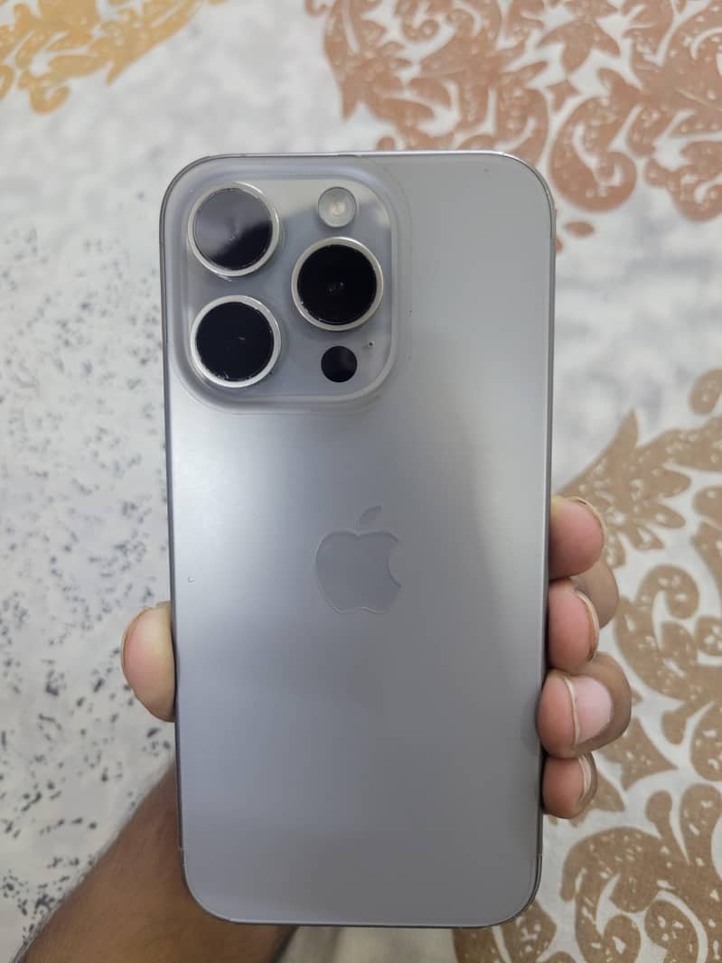 Apple iPhone 15 Pro 0