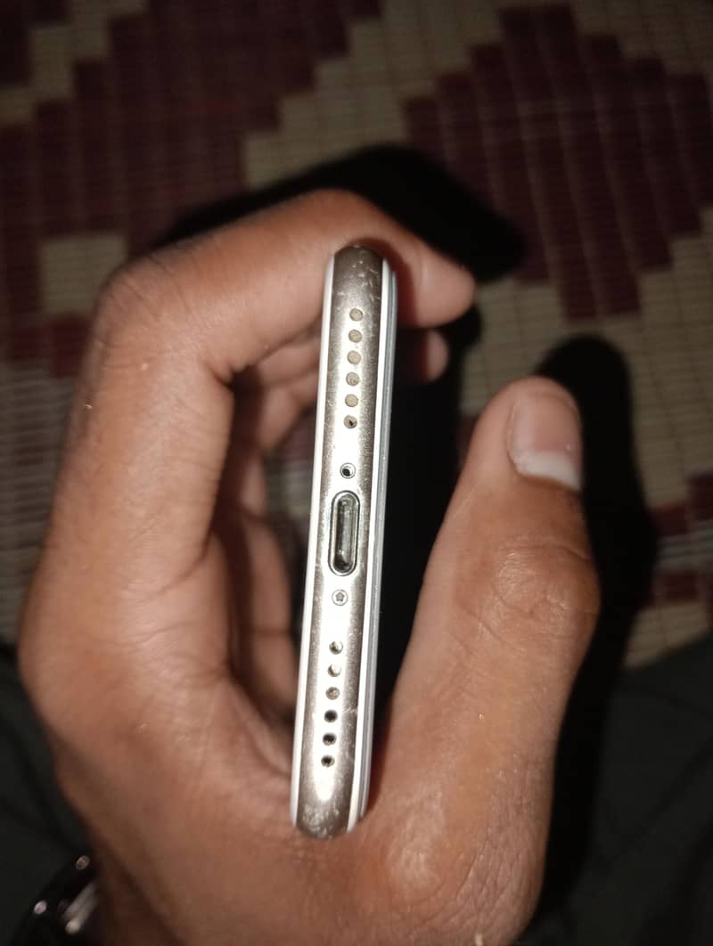 Apple iPhone 7 1