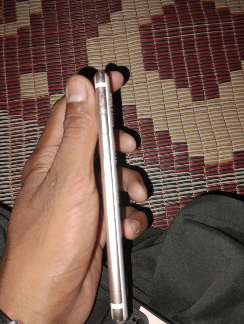 Apple iPhone 7 2