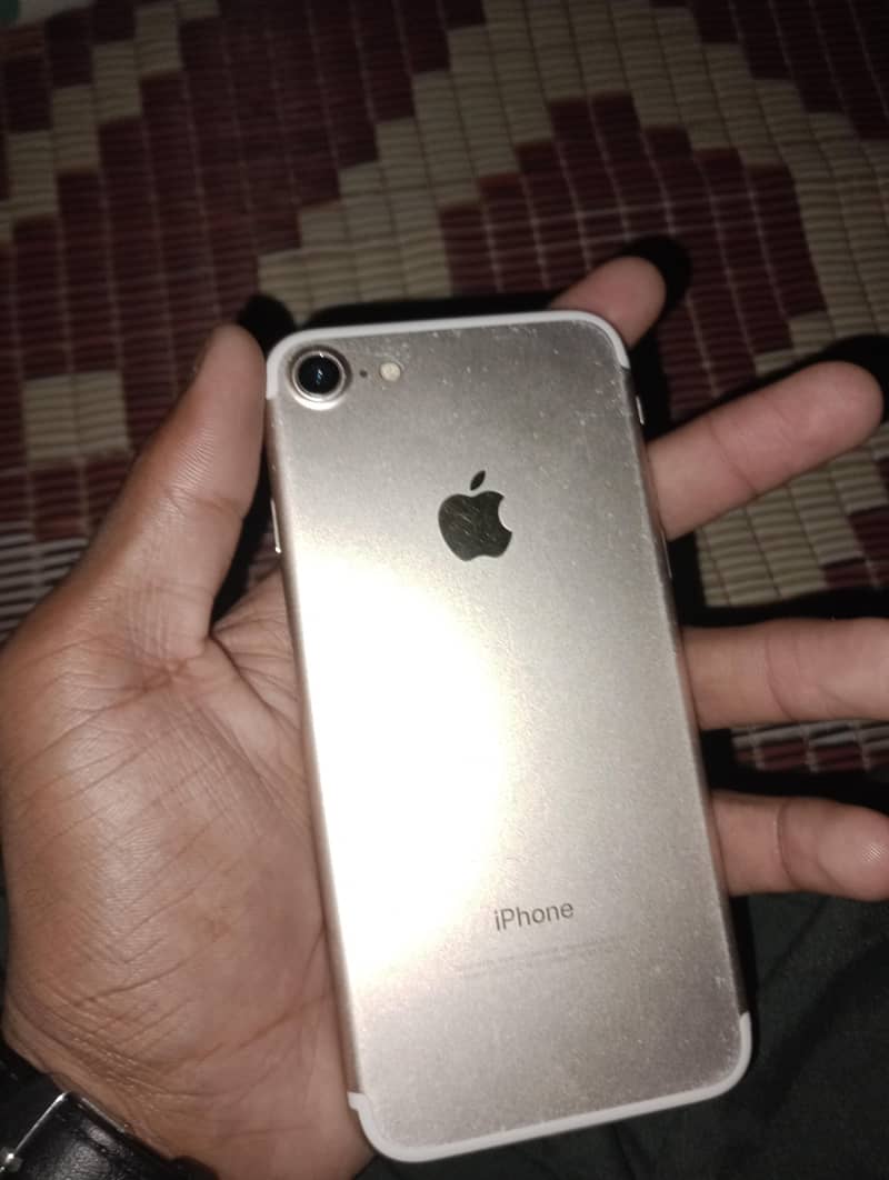 Apple iPhone 7 3