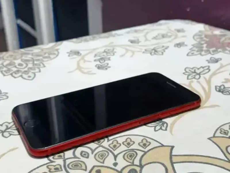 Apple iPhone 8 Plus 0