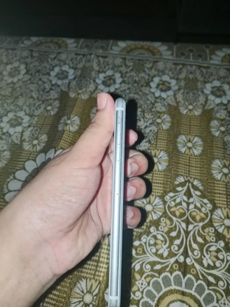 Apple iPhone 8 Plus 2