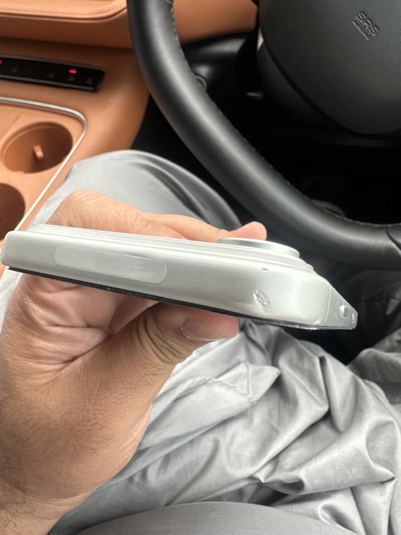 Apple iPhone 17 Pro Max 3