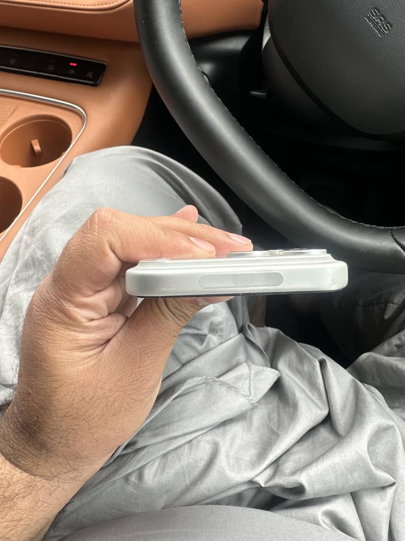 Apple iPhone 17 Pro Max 6