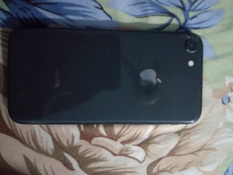 Apple iPhone 8 3