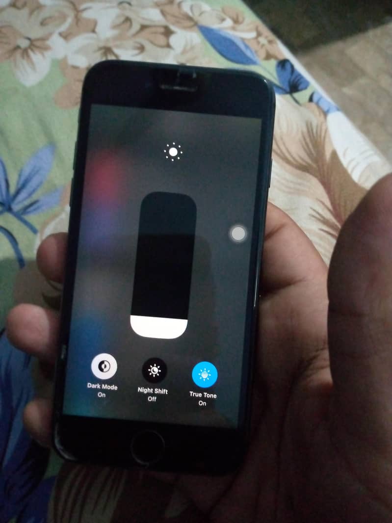 Apple iPhone 8 4