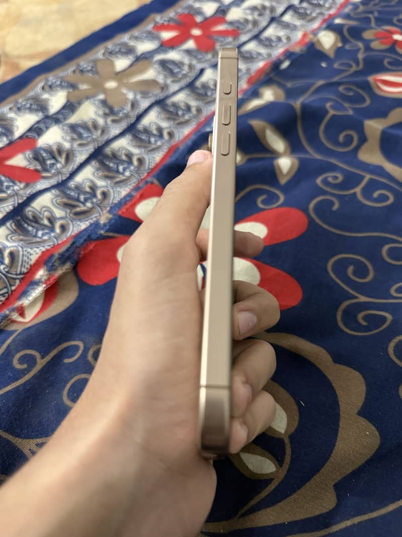 iphone 16 pro max —- Desert titanium 3