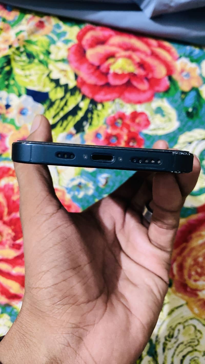Apple iPhone 13 3
