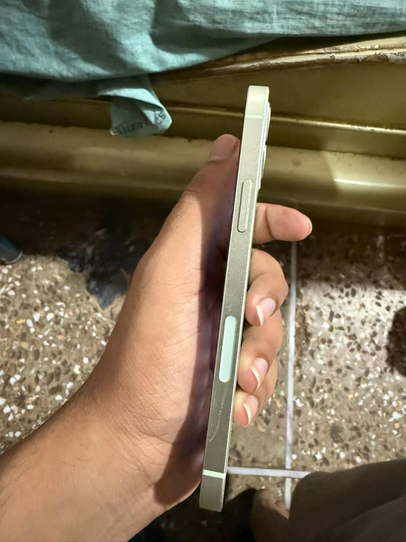 Apple iPhone 12 2