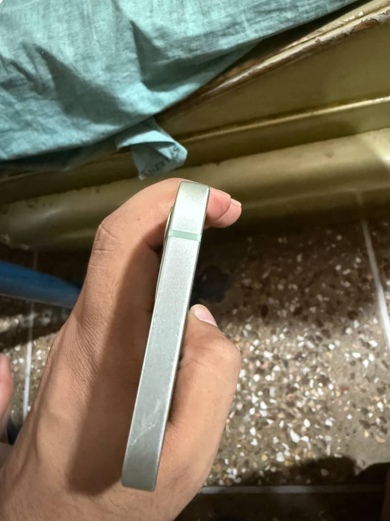 Apple iPhone 12 5