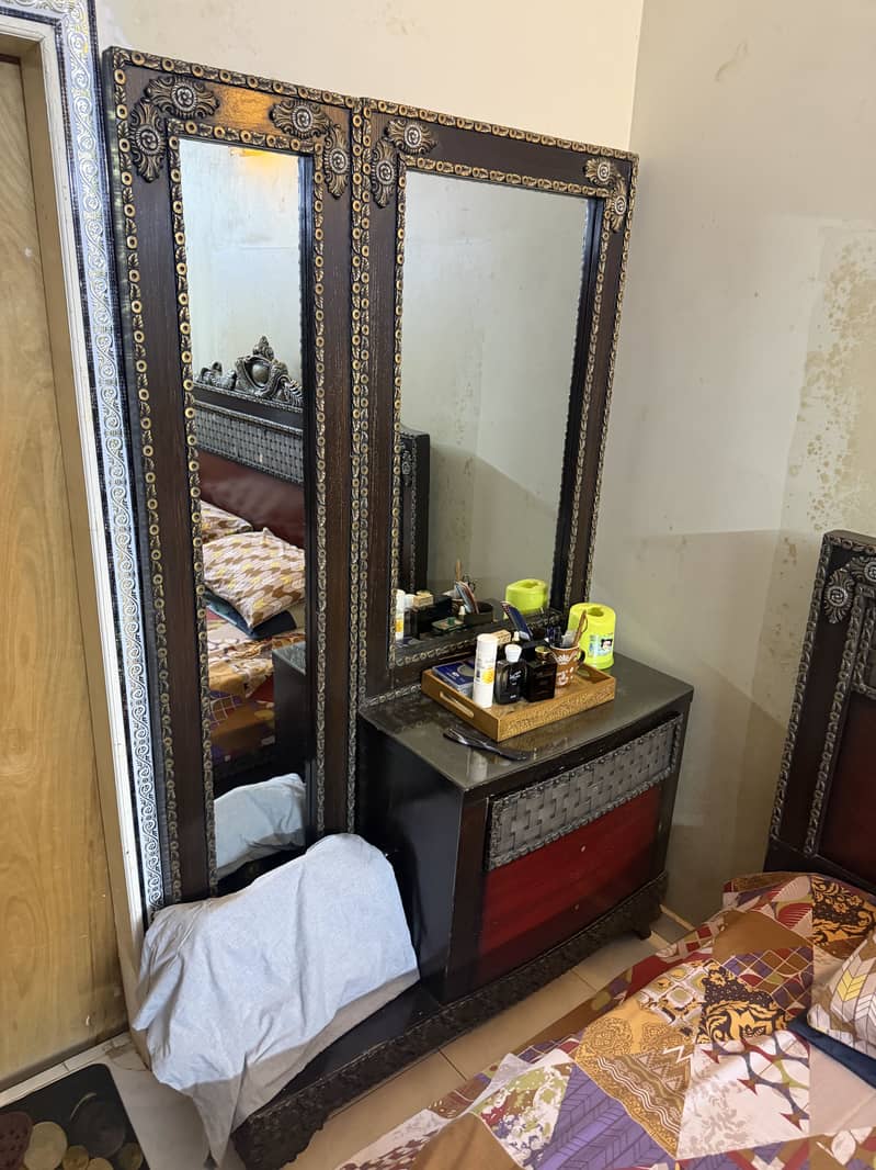 King Sized Bed Set 2