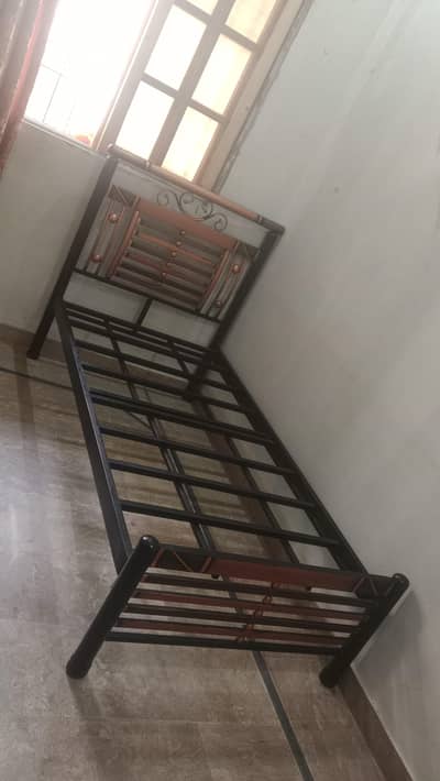 new condition only 4 month use without mattress