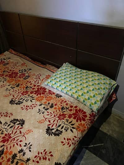 2 single bed just like new