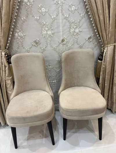 Simple desent desert colour 2 chairs