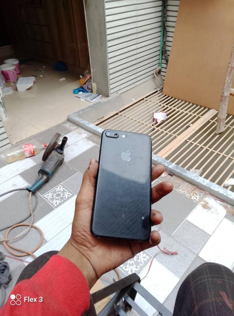 Apple iPhone 7 plus 3