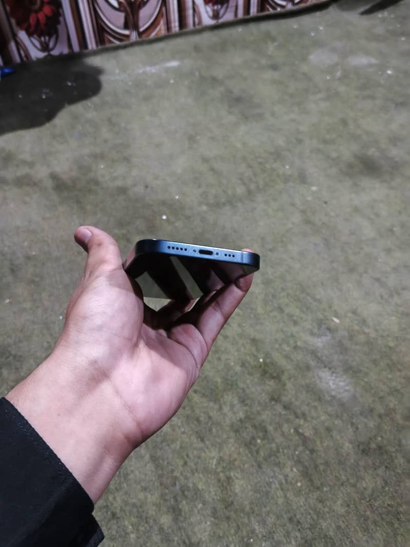 Apple iPhone 14 3