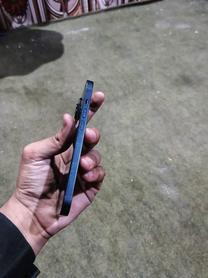 Apple iPhone 14 5