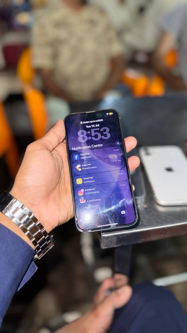 Apple iPhone 13 1