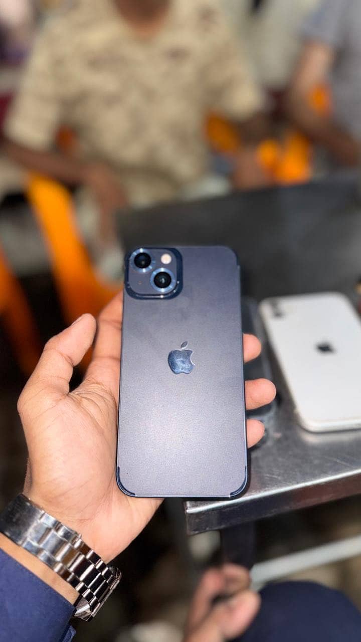 Apple iPhone 13 3