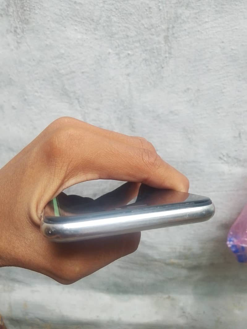 IPHONE X 6