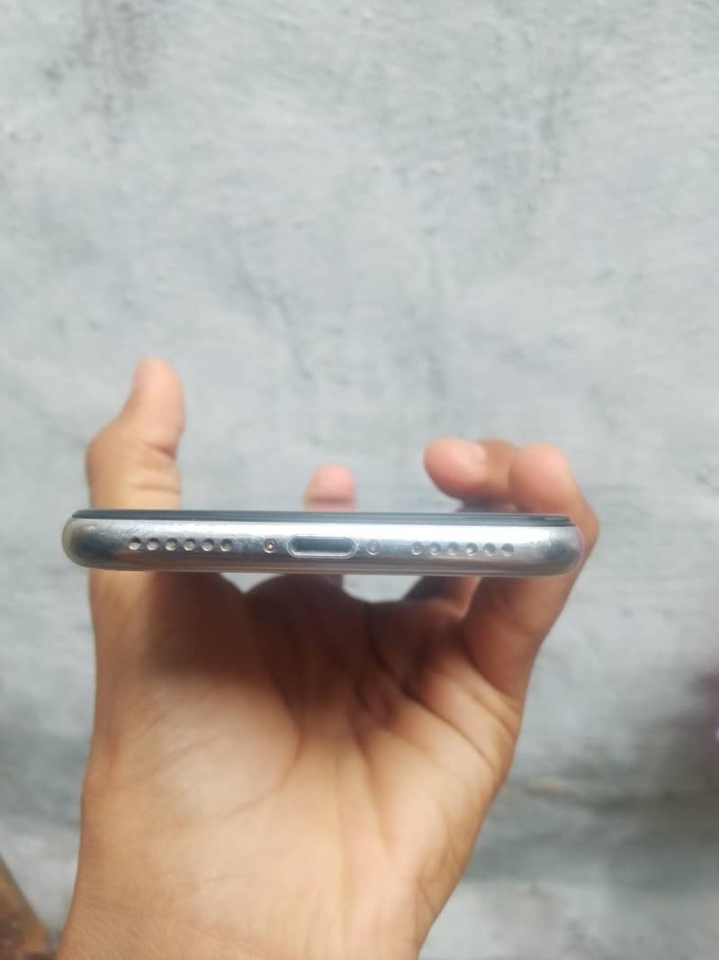 IPHONE X 7