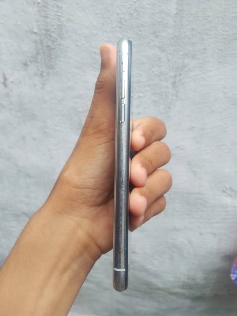 IPHONE X 8