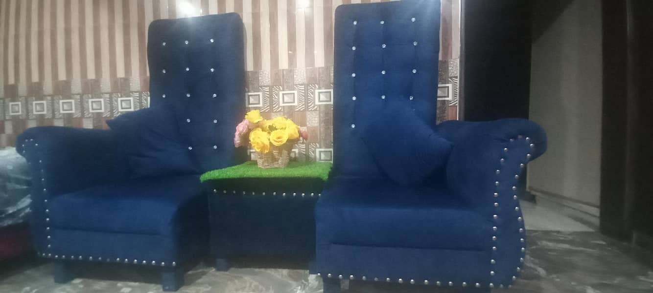 two sofas with table 1