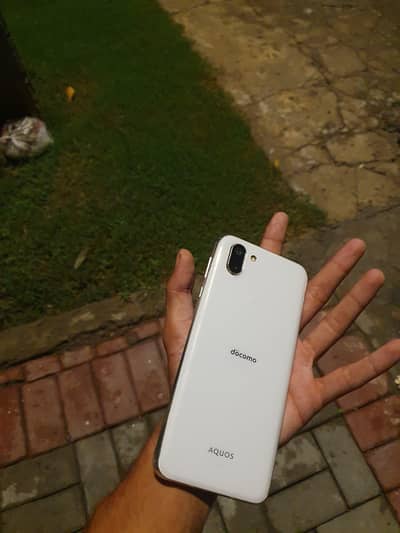 Sharp Aquos R2 exchange possible with good phone