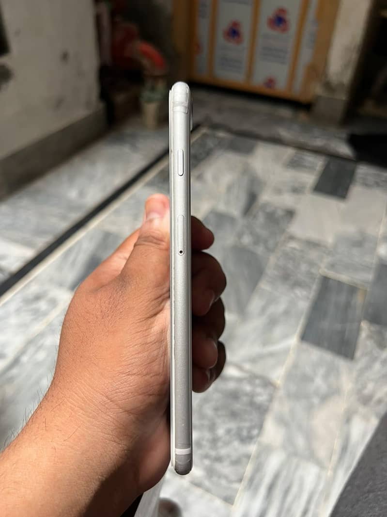 Apple iPhone 8 Plus 5