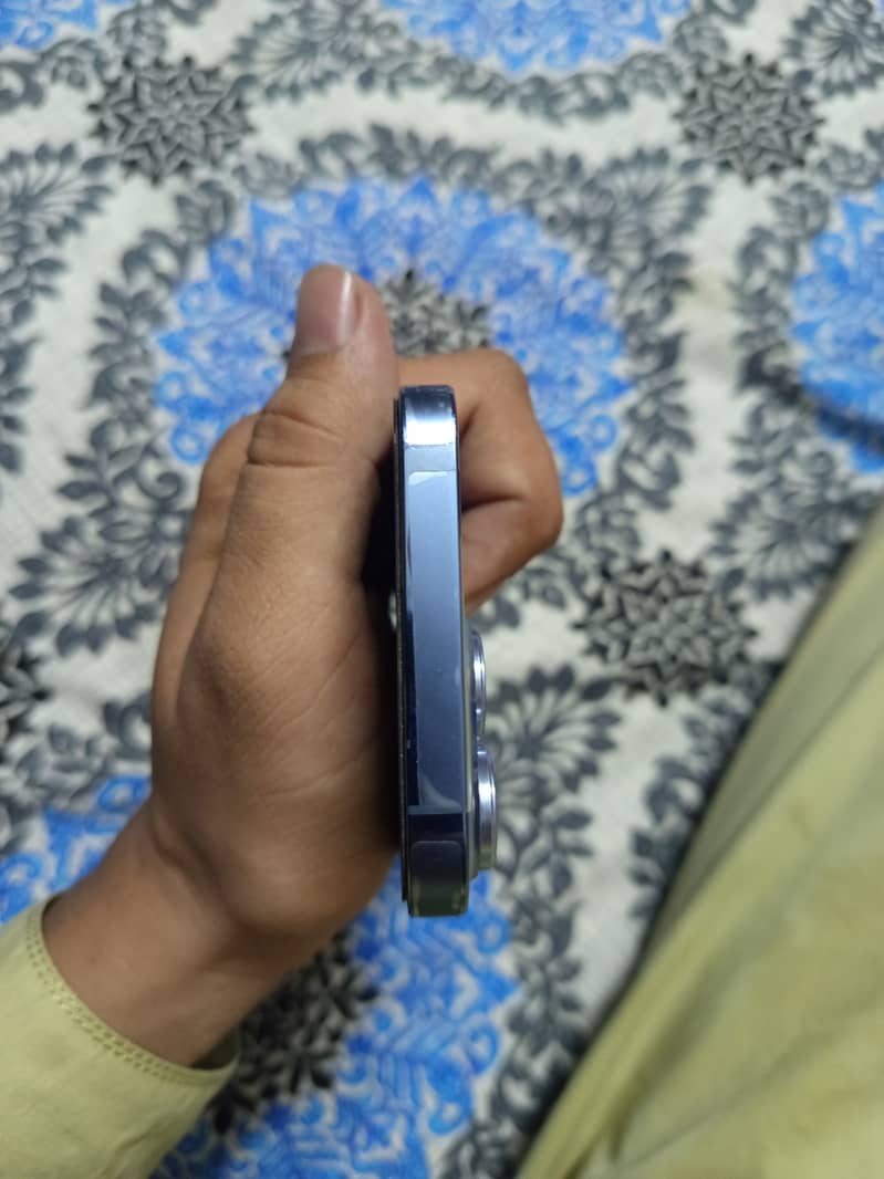 iPhone 13 pro 2