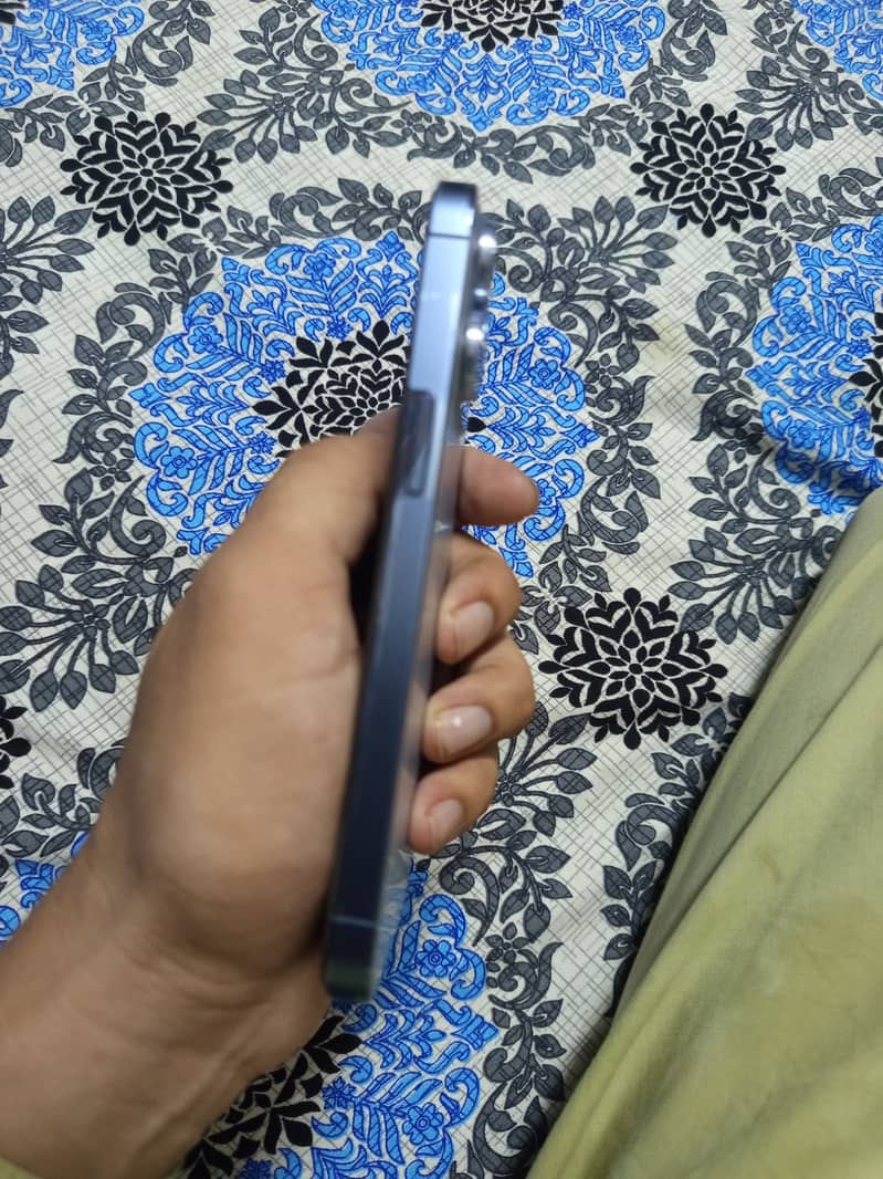iPhone 13 pro 3