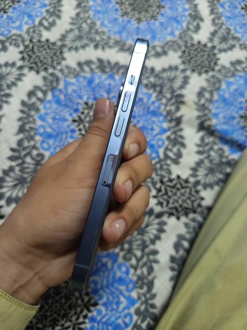 iPhone 13 pro 5