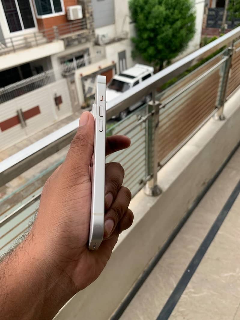 iPhone 14 5