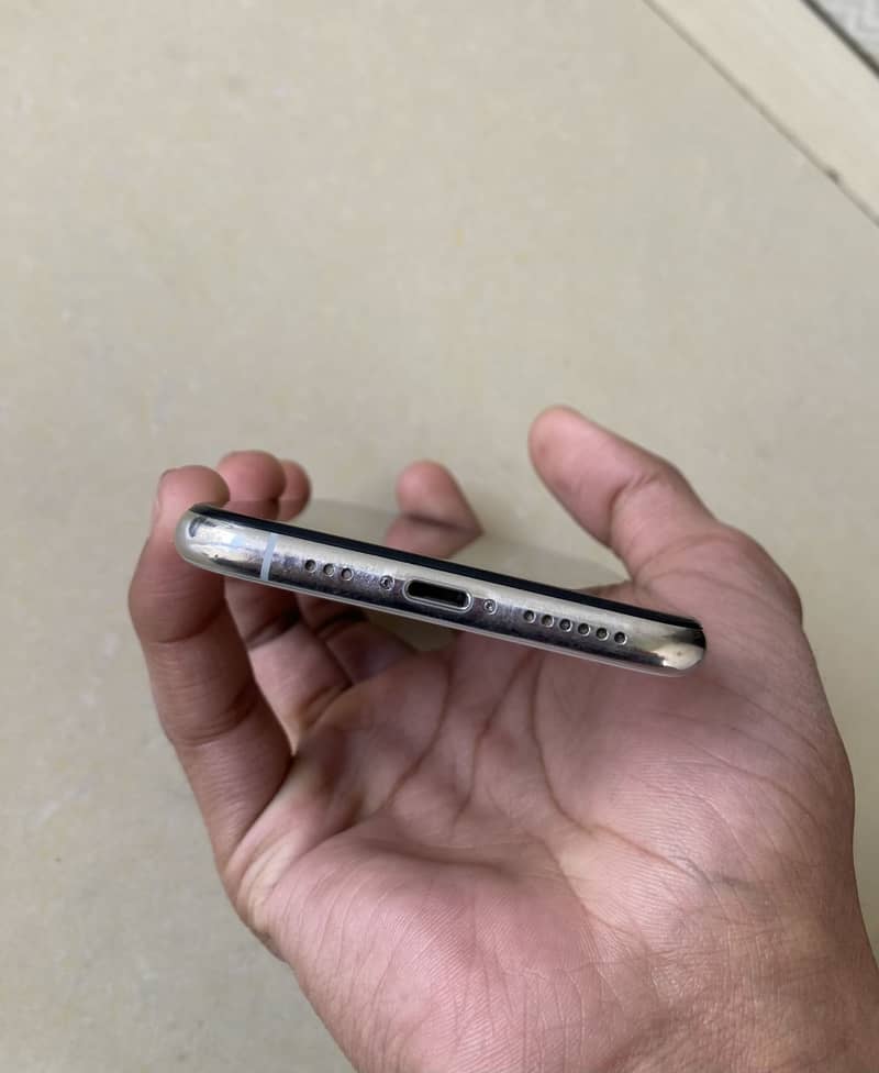 Iphone XS 4