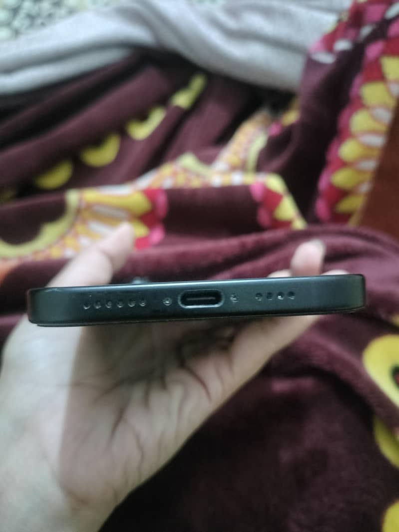 Apple iPhone 16 Plus 1