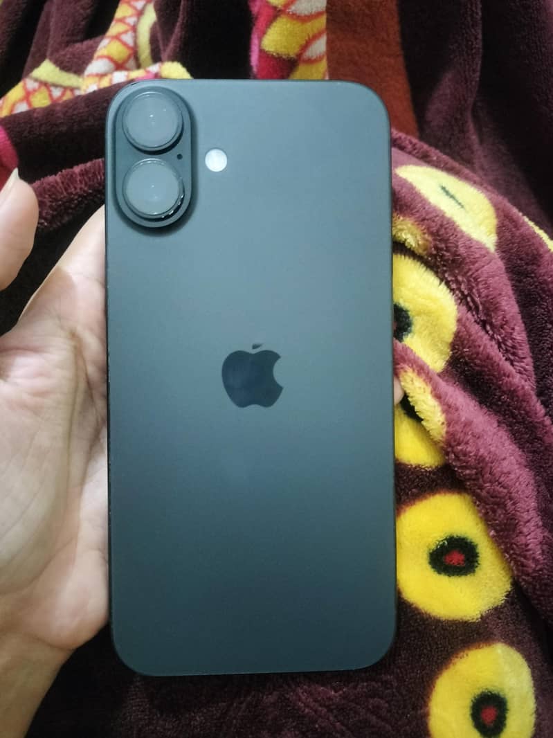 Apple iPhone 16 Plus 3