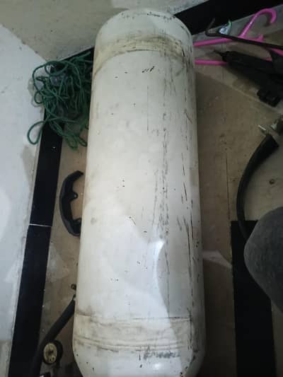 Cng cylinder with kit