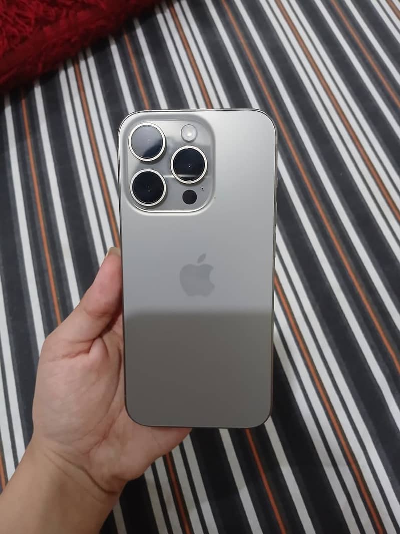 iPhone 15 Pro 4