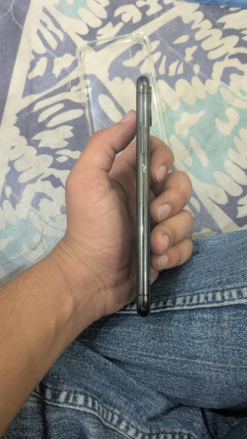Apple iPhone X 2
