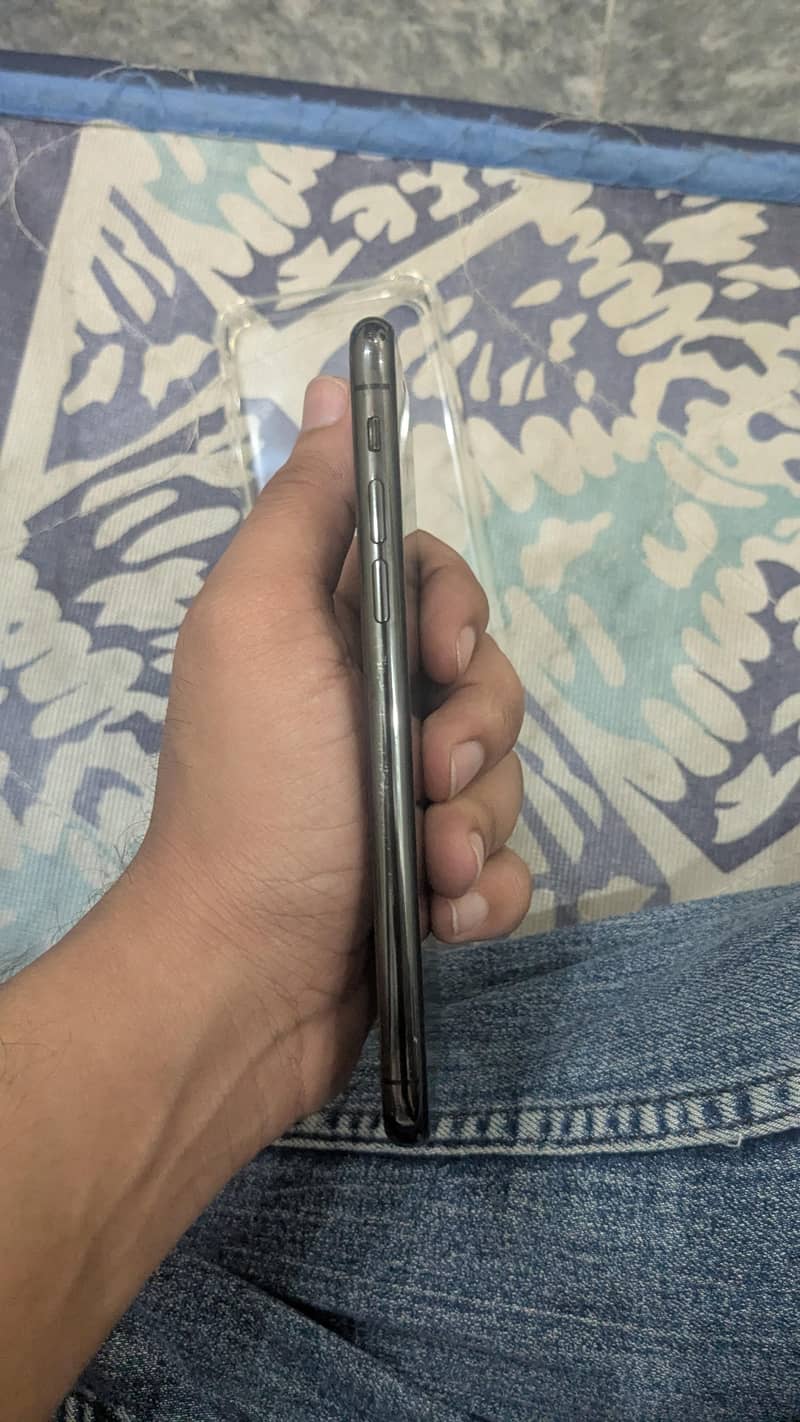 Apple iPhone X 3
