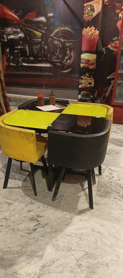 Kursi and table set