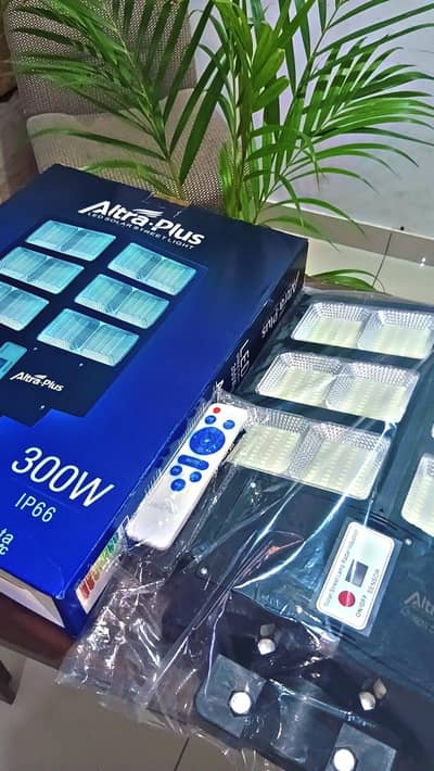 Solar Light 300w/High LED Brightness/12 Hours Back Up/1 Year warranty