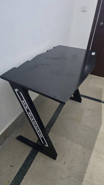 Gaming/office table Z shape Table Full size.