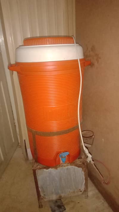 Electric water cooler